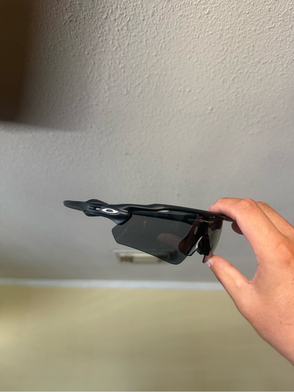 Oaks Men's Black Polarized Sports Sunglasses